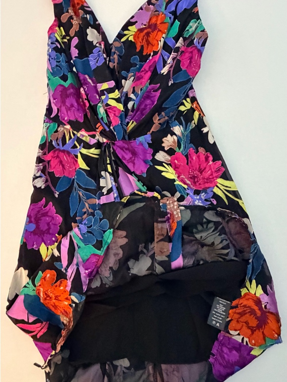 ASTR The Label Alivia Floral Twist Front V-Neck Mini Dress in Pink Multi NWTs S - Picture 10 of 13